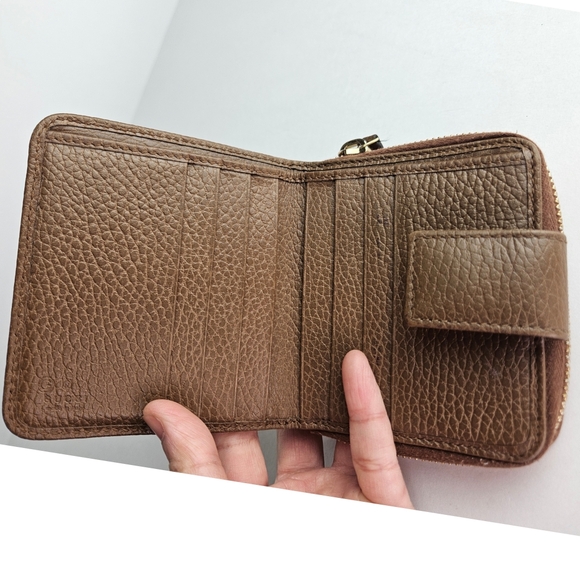 Authentic Gucci GG Bifold #3991M - Picture 6 of 7